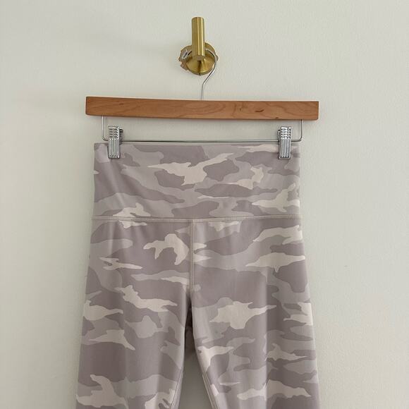 Athleta Elation 7/8 Tight Pull On Camo Print Activewear Leggings Gray XS - Picture 6 of 11